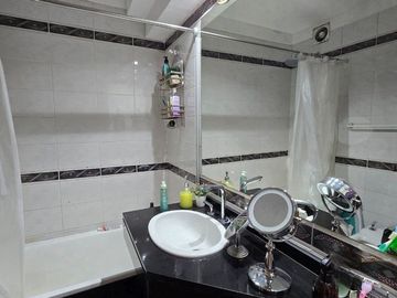 VENTA DEPTO 3 AMBIENTES SEMIPISO FLORES
