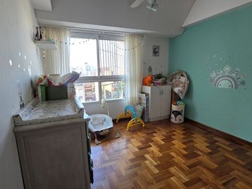 VENTA DEPTO 3 AMBIENTES SEMIPISO FLORES