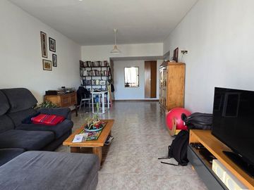 VENTA DEPTO 3 AMBIENTES SEMIPISO FLORES