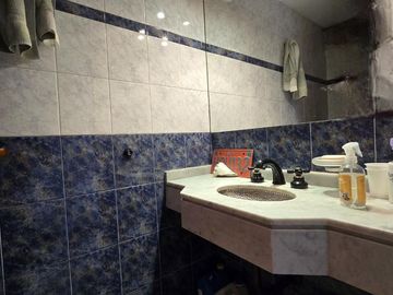 VENTA DEPTO 3 AMBIENTES SEMIPISO FLORES