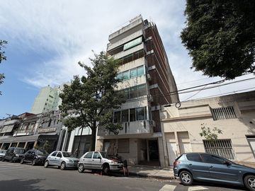 Venta Dept 4 Amb Depen Balcón Piso Alto Caballito
