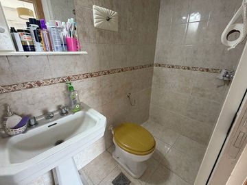 Venta Dept 4 Amb Depen Balcón Piso Alto Caballito