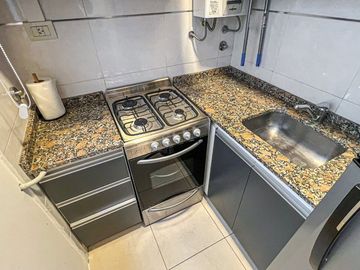 Venta Monoambiente Guemes amoblado