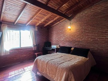 Venta casa 3 ambientes Acantilados con Parque