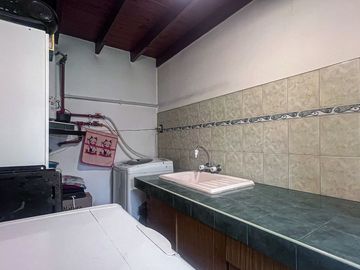 Venta casa 3 ambientes Acantilados con Parque