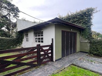 Venta casa 3 ambientes Acantilados con Parque