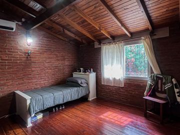Venta casa 3 ambientes Acantilados con Parque