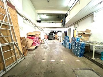 Alquiler deposito c/oficinas Liniers - 1.026m2