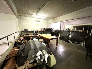 Alquiler deposito c/oficinas Liniers - 1.026m2