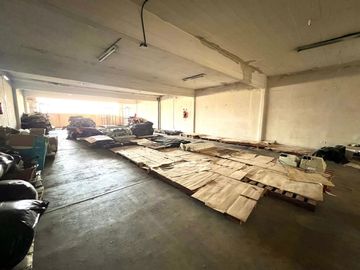 Alquiler deposito c/oficinas Liniers - 1.026m2