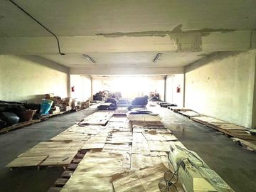 Alquiler deposito c/oficinas Liniers - 1.026m2