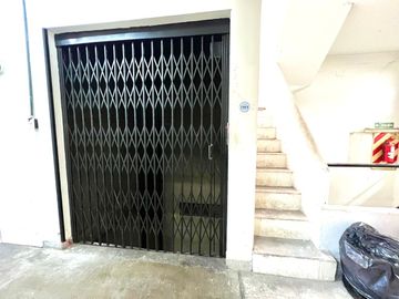 Alquiler deposito c/oficinas Liniers - 1.026m2