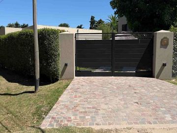 VENTA CASA  PISCINA yparrilla. PAVON (Ruta6yruta8)