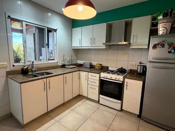 VENTA DÚPLEX 3 AMB. CON JARDIN PELLEGRINI VILLAGE