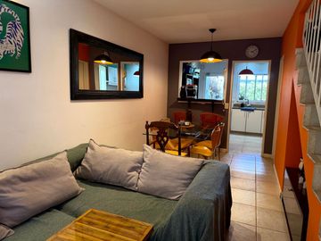 VENTA DÚPLEX 3 AMB. CON JARDIN PELLEGRINI VILLAGE