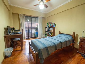 DEPARTAMENTO EN VENTA -TRES DORMITORIOS- B° MARTIN