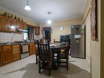 DEPARTAMENTO EN VENTA -TRES DORMITORIOS- B° MARTIN