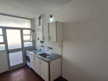 VENTA DEPARTAMENTO A RECICLAR 1 DORMITORIO LOURDES