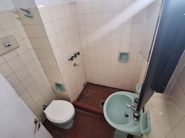 VENTA DEPARTAMENTO A RECICLAR 1 DORMITORIO LOURDES