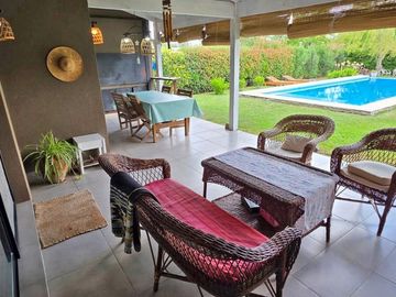 VENTA CASA CON PILETA EN ALTOS DE MANZANARES PILAR