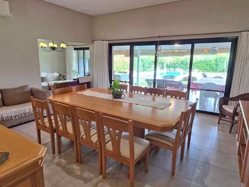 VENTA CASA CON PILETA EN ALTOS DE MANZANARES PILAR