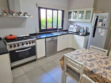 VENTA CASA CON PILETA EN ALTOS DE MANZANARES PILAR