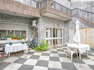 Casa 4 amb c/patio,parrilla y cochera venta Flores