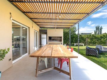 Venta Casa 4 dorm lote interno El Canton Escobar
