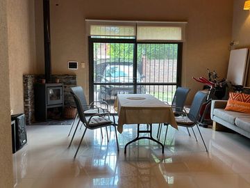 VENTA CASA QUINTA 5 AMBIENTES CON PILETA INCREIBLE