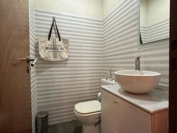 VENTA CASA QUINTA 5 AMBIENTES CON PILETA INCREIBLE