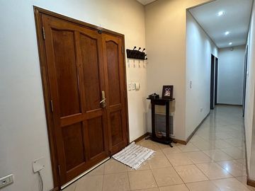 VENTA CASA QUINTA 5 AMBIENTES CON PILETA INCREIBLE