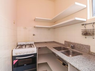 VENTA DEPARTAMENTO 2 AMBIENTES PATIO  RECOLETA