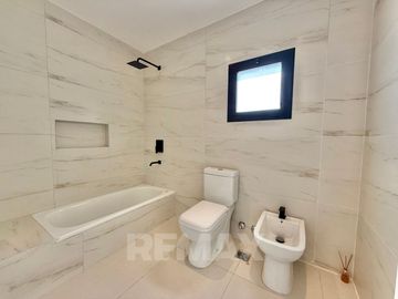 CASA 6AMB VENTA B° SAN PABLO MUDATE YA CON EL 30%