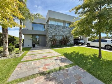 CASA 6 AMB BARRIO AYRES PLAZA PILAR PREMIUM
