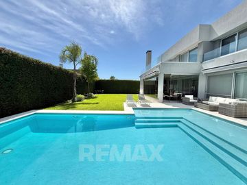 CASA 6 AMB BARRIO AYRES PLAZA PILAR PREMIUM