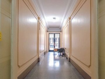 Venta depto. 3 ambientes en Tribunales reciclado