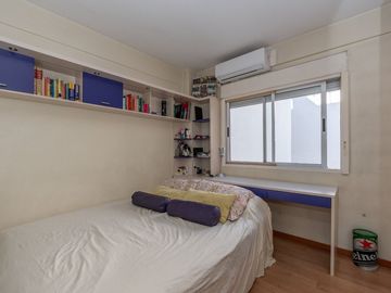 Venta triplex 5 amb 2 cocheras c/ascensor  Urquiza