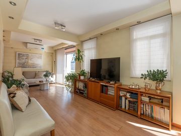 Venta triplex 5 amb 2 cocheras c/ascensor  Urquiza