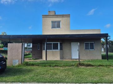 VENTA Casa 2 dormitorios, jardín - Cantegrill