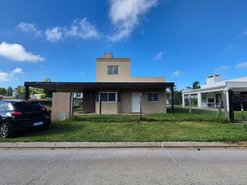 VENTA Casa 2 dormitorios, jardín - Cantegrill