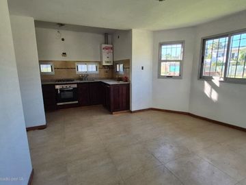 VENTA Casa 2 dormitorios, jardín - Cantegrill