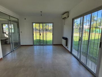 VENTA Casa 2 dormitorios, jardín - Cantegrill