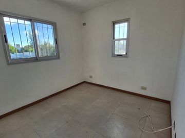 VENTA Casa 2 dormitorios, jardín - Cantegrill