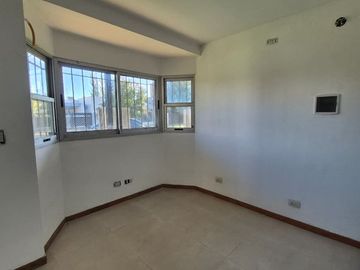 VENTA Casa 2 dormitorios, jardín - Cantegrill