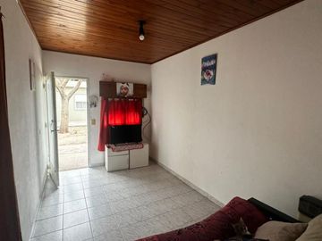 VENTA CASA DE PASILLO 2 DORMITORIOS APTO CRÉDITO