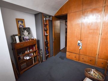 VENTA CASA 3 DORMITORIOS CON COCHERA Y JARDÍN