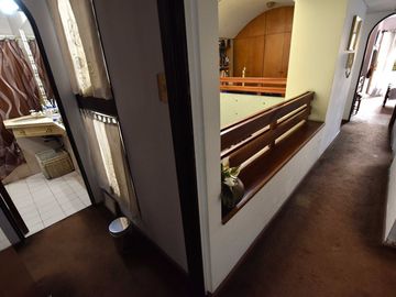 VENTA CASA 3 DORMITORIOS CON COCHERA Y JARDÍN