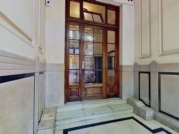 VENTA con RENTA  3 amb y 1/2 - Monserrat