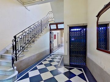 VENTA con RENTA  3 amb y 1/2 - Monserrat