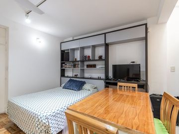 VENTA MONOAMBIENTE DIVIDIDO EN ALMAGRO